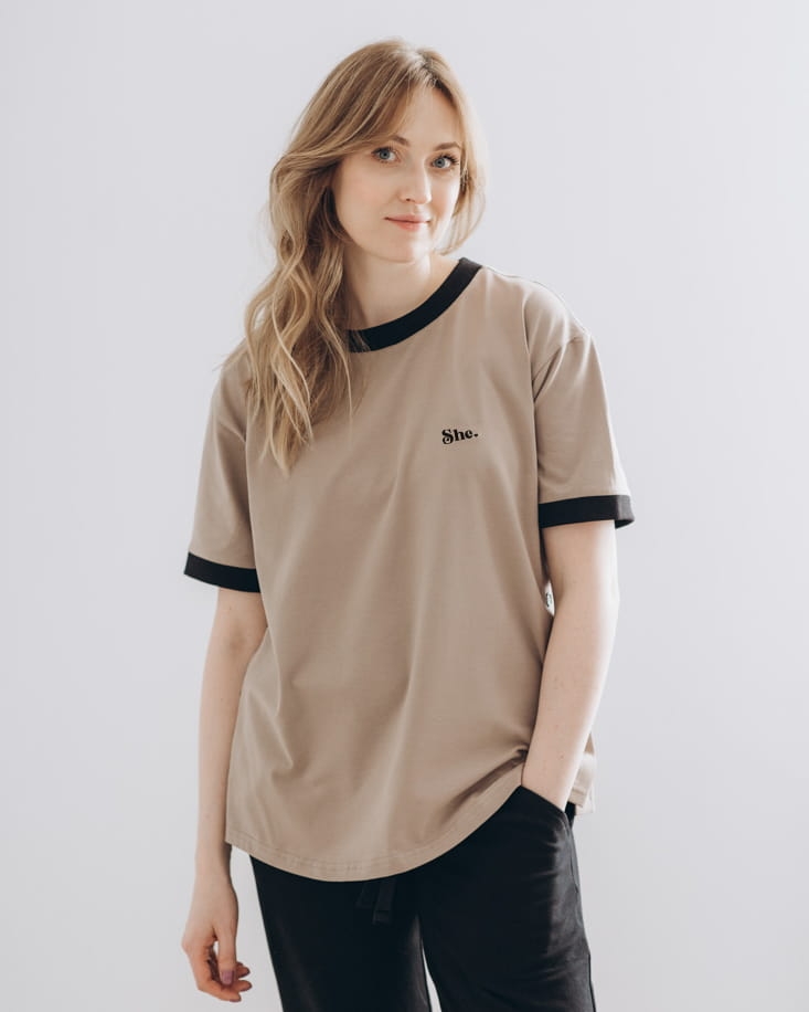 T-Shirt SHE kawa z czarnym